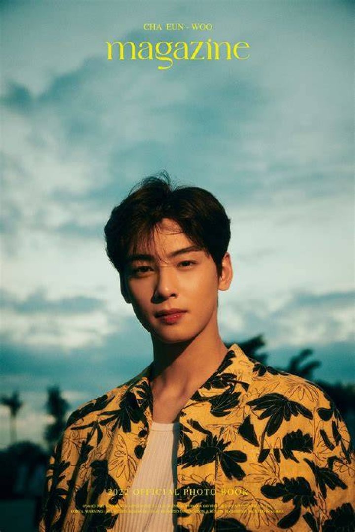 Cha Eun Woo Magazine Photobook 2022 en 2023 Idols coreanos