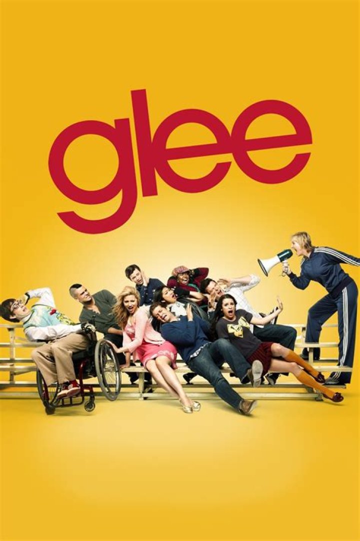 Glee's Vanessa Lengies Tries To Save The Holidays in Hallmark's