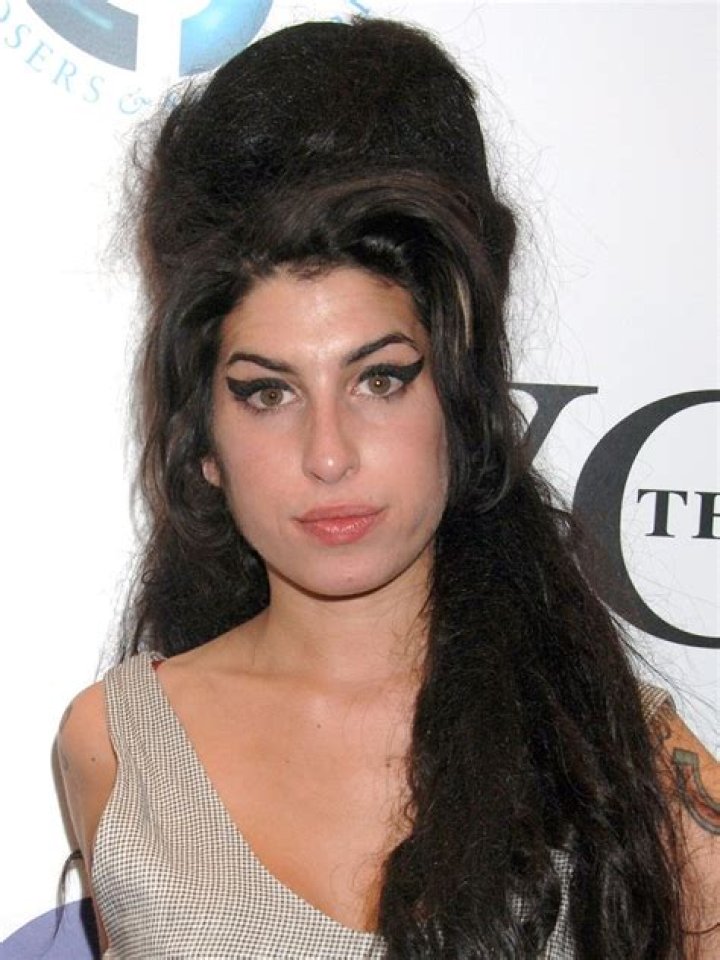 How old was amy winehouse when she died jazzjawer